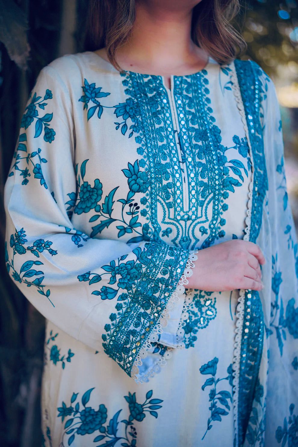 ANEELA’S 3PC PRINTED WITH PATCHES AND READY TO WEAR DUPATTA