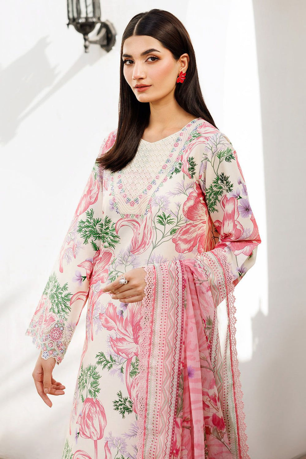 Lawn collection 2026 *Iznik MOST DEMANDING EDITION* *03PCS UNSTITCHED SUIT* *FABRIC Digtal printed lawn90/88*
