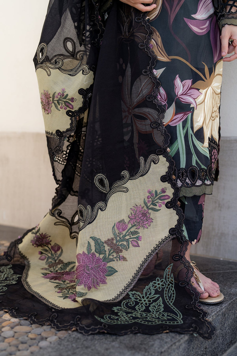 BAROQUE UNSTITCHED LAWN 3PC PATCHES WITH 4 SIDE LACE AND CHIFFON DUPATTA