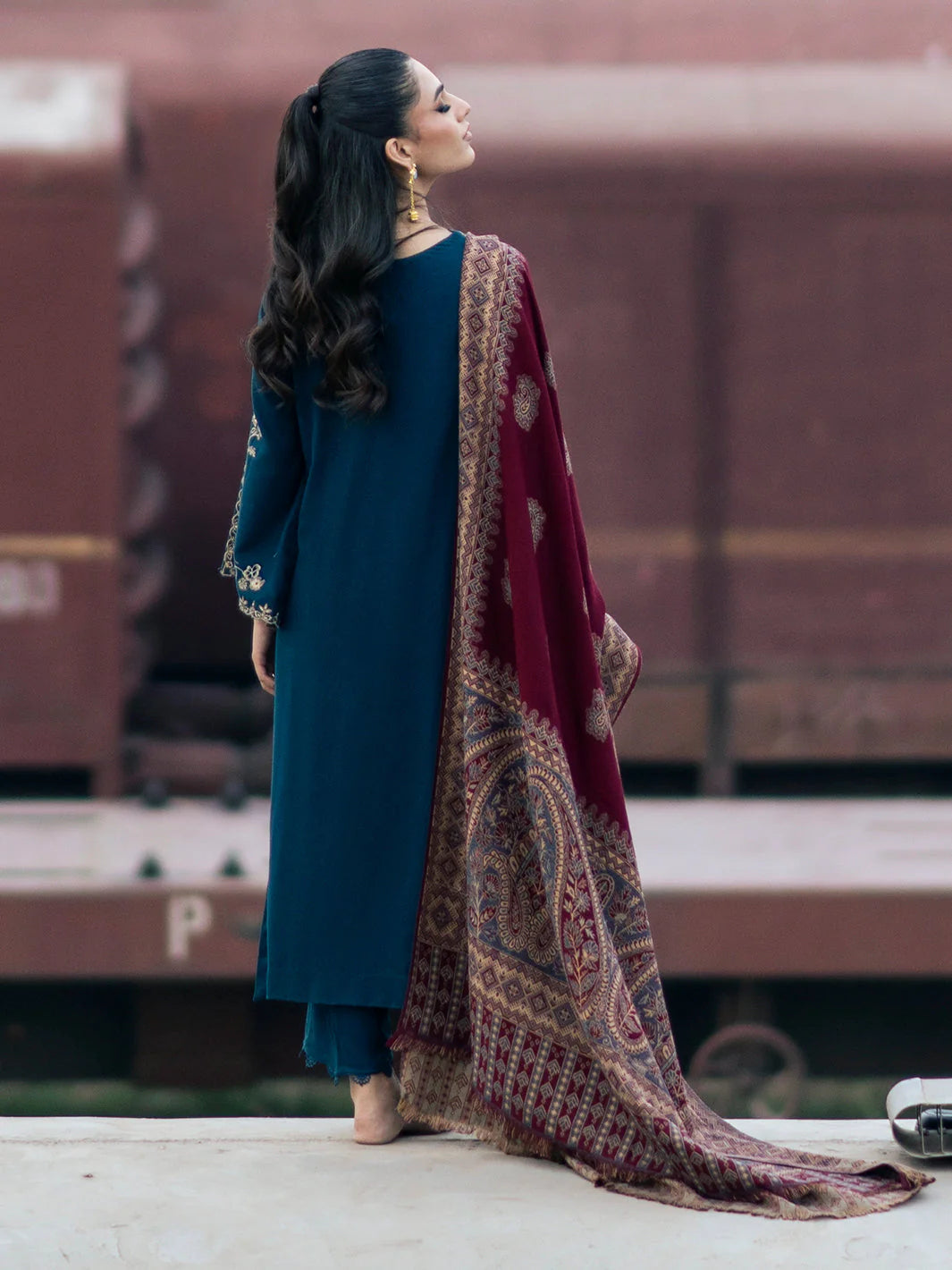 IZEL 3PC LAWN EMBROIDERED UNSTITCHED COLLECTION