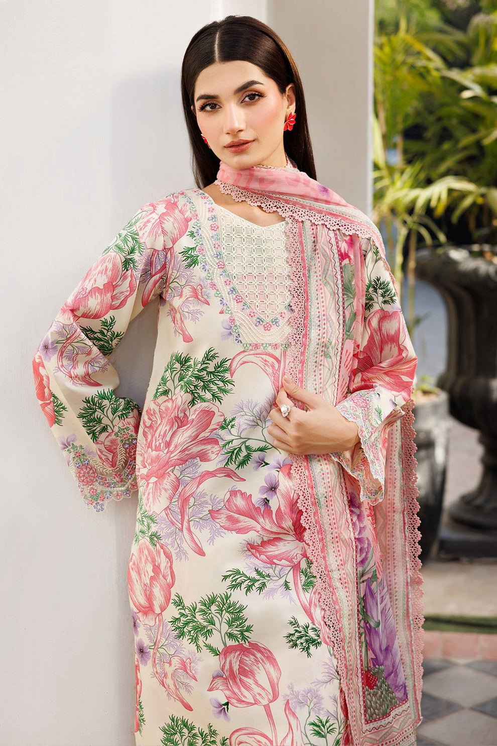 Lawn collection 2026 *Iznik MOST DEMANDING EDITION* *03PCS UNSTITCHED SUIT* *FABRIC Digtal printed lawn90/88*
