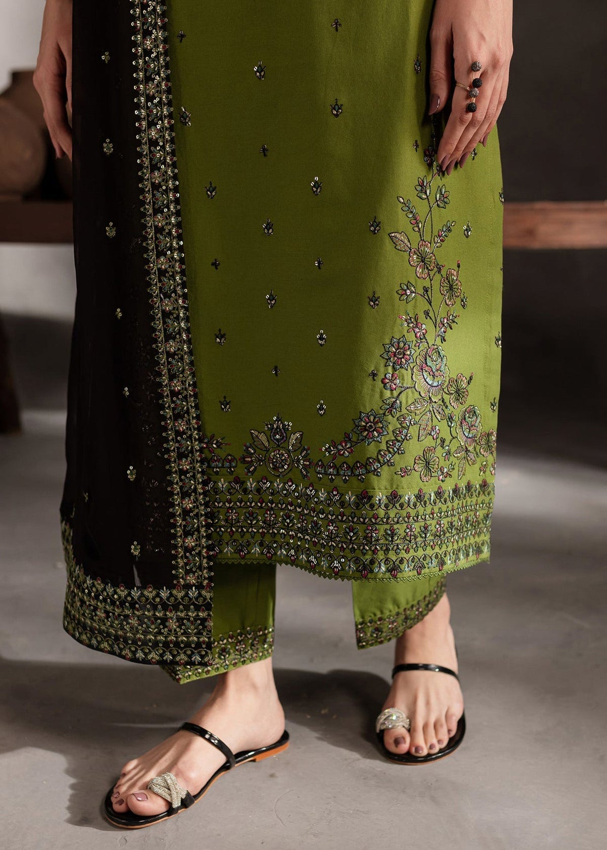 EZZAH | UNSTITCHED CAUSAL LAWN 3PC COLLECTION