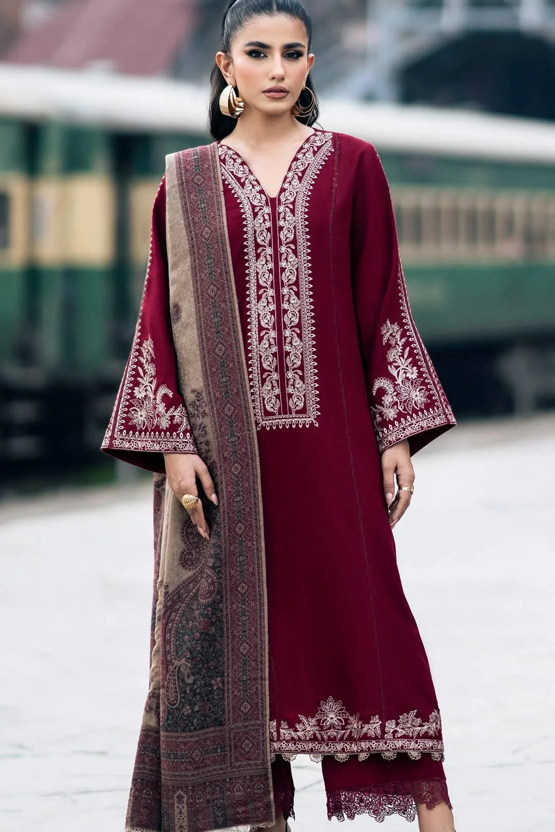 IZEL 3PC LAWN CAUSAL UNSTITCHED COLLECTION