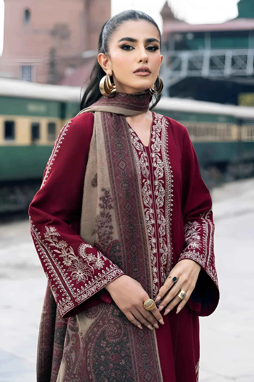 IZEL 3PC LAWN CAUSAL UNSTITCHED COLLECTION