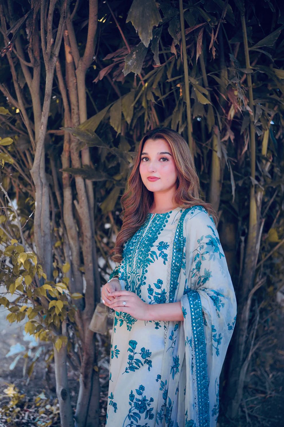 ANEELA’S 3PC PRINTED WITH PATCHES AND READY TO WEAR DUPATTA