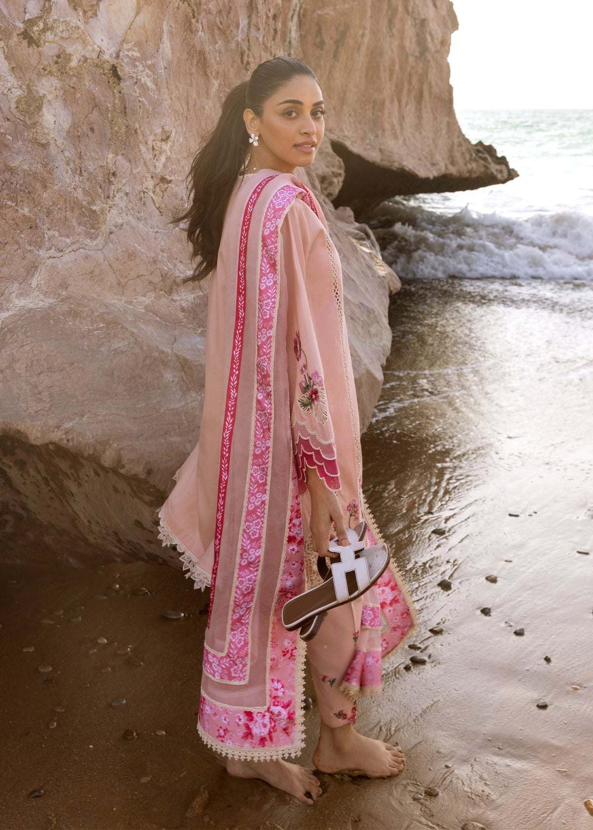 CRIMSON WINTER UNSTITCHED DHANAK EMBROIDERED 3PC WITH COTRI PRINTED SHAWL