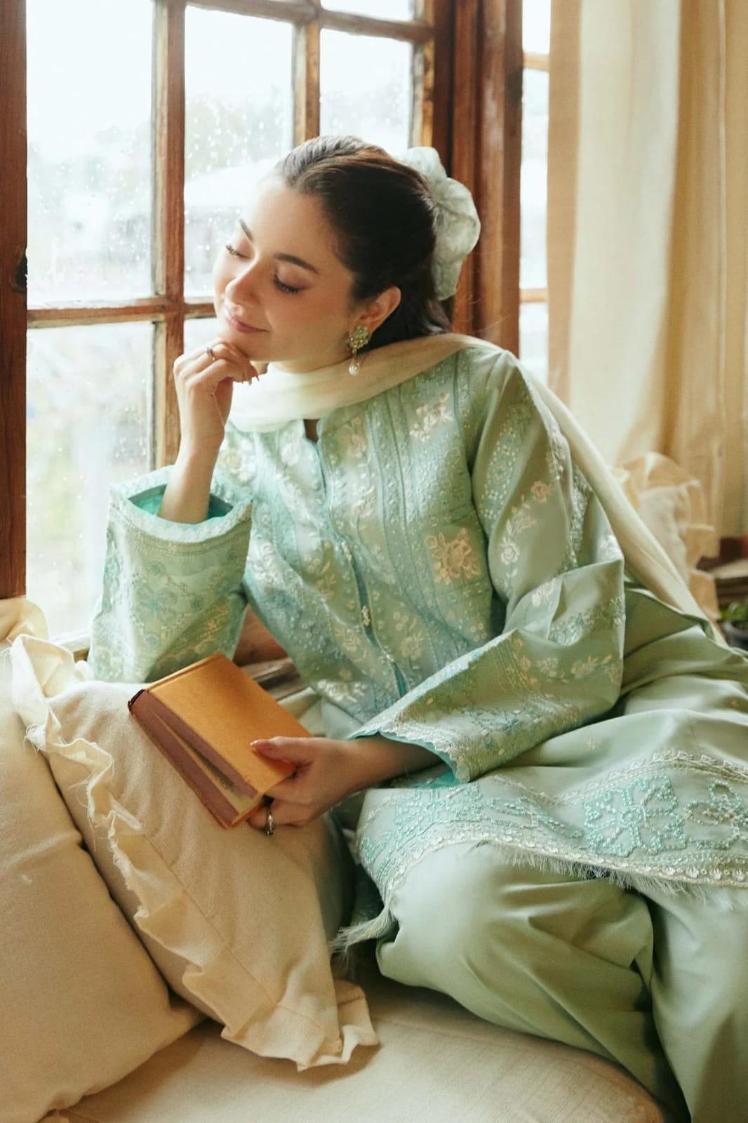 ZARA SHAHJAHAN 3PC LAWN EMBROIDERED UNSTITCHED COLLECTION