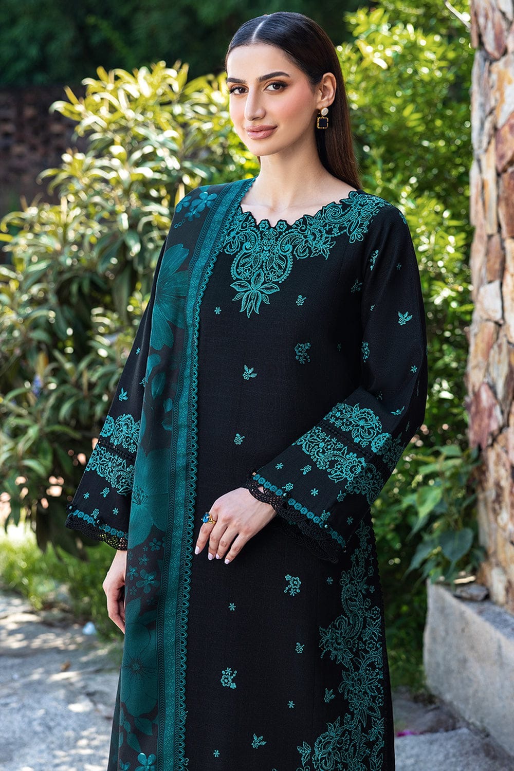 FARASHA WINTER COLLECTION 3PCS UNSTITCHED