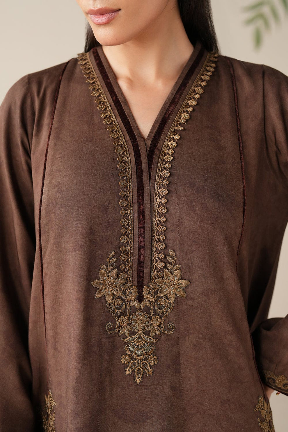 Baroque Most demanding article arrived in Dhanak fabric