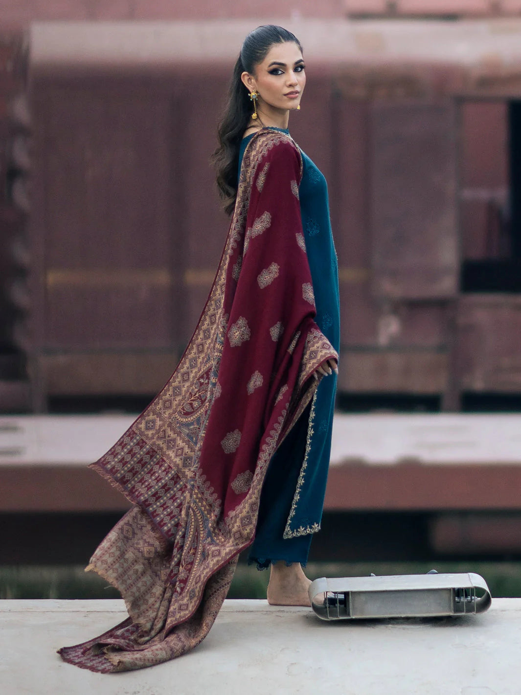 IZEL 3PC LAWN EMBROIDERED UNSTITCHED COLLECTION